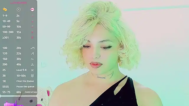 Emmaa Saenz  online show from 22, 2, 2026