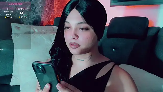 Emmaa Saenz  online show from 7, 6, 2026