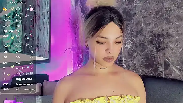 Emmaa Saenz  online show from 6, 2, 2025