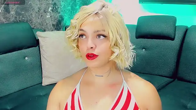 Emmaa Saenz  online show from 22, 4, 2026