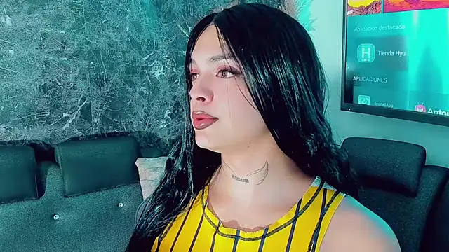 Emmaa Saenz  online show from 10, 1, 2026