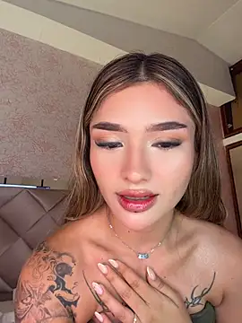Snapshot of Arianavillada chatting on 17, 5, 2026 Arianavillada online show from 17, 5, 2026