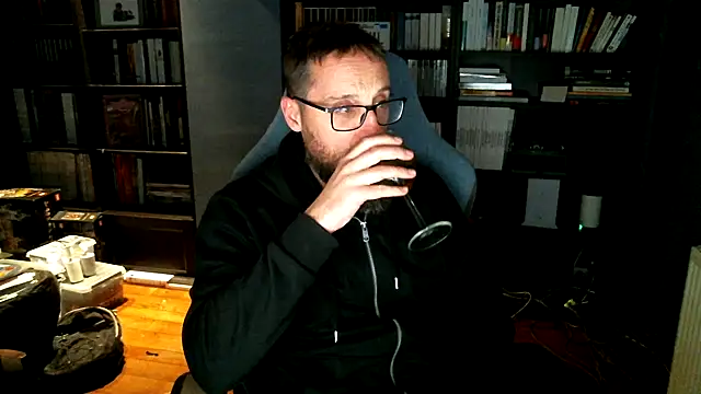 Snapshot of MeSteff chatting on 11, 10, 2025 MeSteff online show from 11, 10, 2025