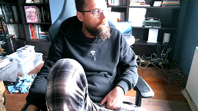 Snapshot of MeSteff chatting on 9, 11, 2025 MeSteff online show from 9, 11, 2025