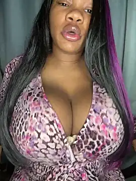 Snapshot of CharismaaBanx chatting on 3, 10, 2025 CharismaaBanx online show from 3, 10, 2025