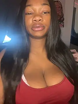 Snapshot of CharismaaBanx chatting on 7, 7, 2026 CharismaaBanx online show from 7, 7, 2026