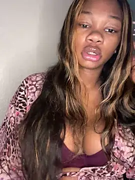 Snapshot of CharismaaBanx chatting on 8, 12, 2024 CharismaaBanx online show from 8, 12, 2024