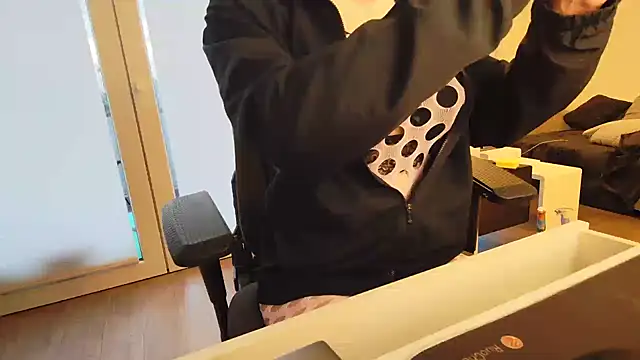 Hot ToyBoy6974 online show from 4, 1, 2025