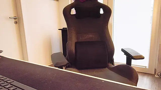 Hot ToyBoy6974 online show from 14, 12, 2024