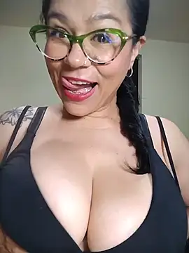 Snapshot of naughty_doll_horny chatting on 26, 5, 2026 naughty doll horny online show from 26, 5, 2026