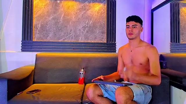 Snapshot of liam_genner_ chatting on 20, 11, 2025 liam genner online show from 20, 11, 2025