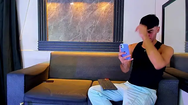 Snapshot of liam_genner_ chatting on 6, 11, 2025 liam genner online show from 6, 11, 2025