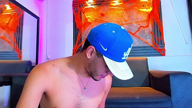 Snapshot of liam_genner_ chatting on 27, 10, 2025 liam genner online show from 27, 10, 2025