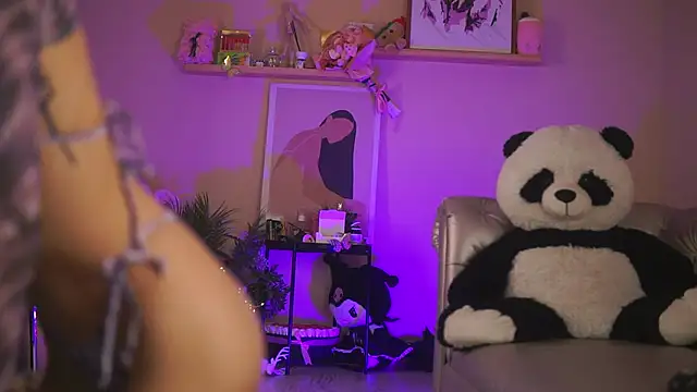 ButterflyLeah online show from 26, 2, 2025