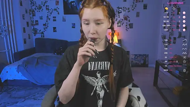 CallMeEffy1 online show from 26, 10, 2025