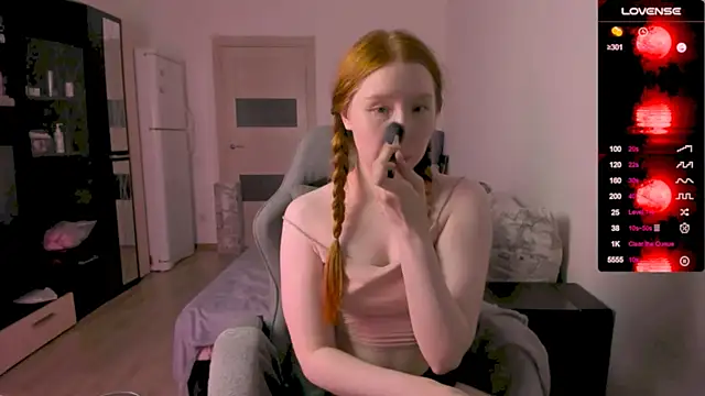 CallMeEffy1 online show from 6, 8, 2026