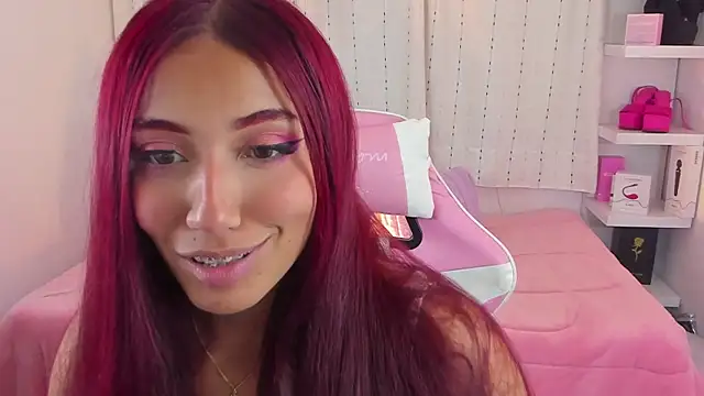 Snapshot of veronicaxx69 chatting on 24, 9, 2025 veronicaxx69 online show from 24, 9, 2025