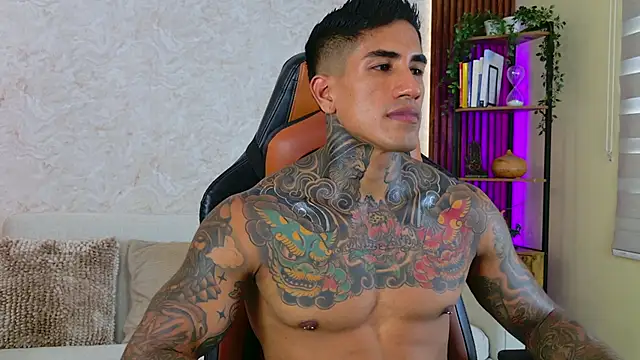 Snapshot of AdanReilly chatting on 26, 9, 2025 AdanReilly online show from 26, 9, 2025