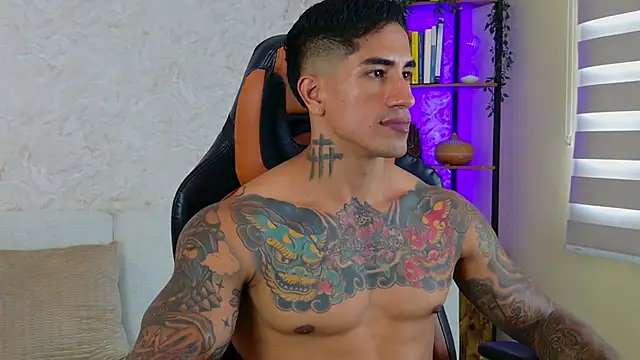 Snapshot of AdanReilly chatting on 20, 2, 2025 AdanReilly online show from 20, 2, 2025