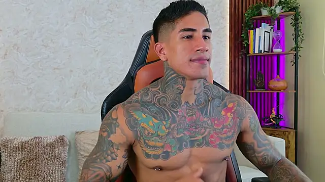 AdanReilly online show from 8, 11, 2025