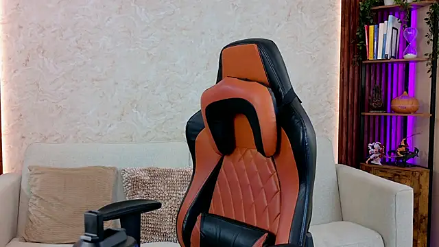 AdanReilly online show from 10, 4, 2026