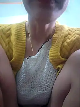 Snapshot of zizi_public chatting on 8, 3, 2025 zizi public online show from 8, 3, 2025