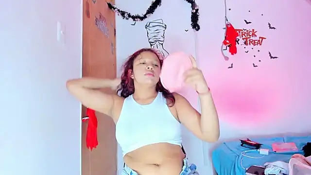 Emily Coper18 online show from 12, 10, 2025