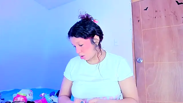 Snapshot of Emily_Coper18 chatting on 2, 6, 2026 Emily Coper18 online show from 2, 6, 2026