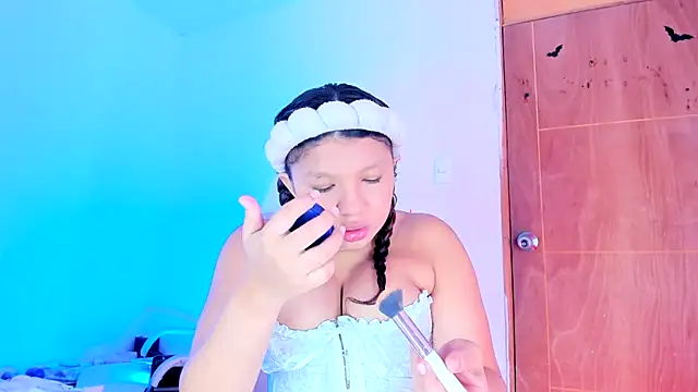 Emily Coper18 online show from 19, 4, 2026