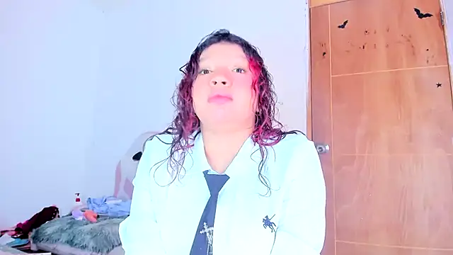 Snapshot of Emily_Coper18 chatting on 2, 5, 2026 Emily Coper18 online show from 2, 5, 2026