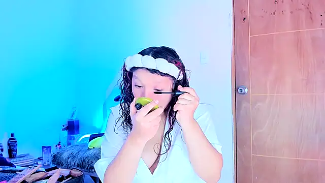 Snapshot of Emily_Coper18 chatting on 15, 5, 2026 Emily Coper18 online show from 15, 5, 2026