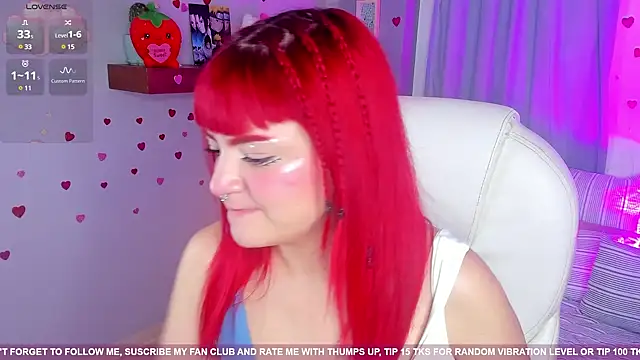 Snapshot of Tiny__Emmy chatting on 11, 3, 2025 Tiny Emmy online show from 11, 3, 2025
