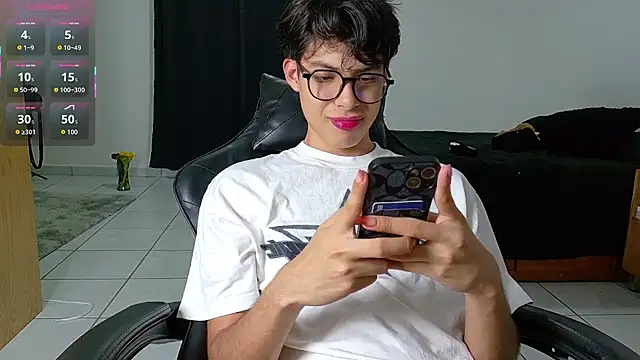 Snapshot of Jacotnk chatting on 21, 10, 2025 Jacotnk online show from 21, 10, 2025