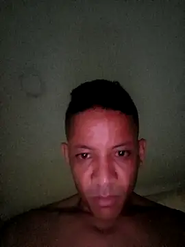 Snapshot of andresperezf chatting on 20, 10, 2025 andresperezf online show from 20, 10, 2025