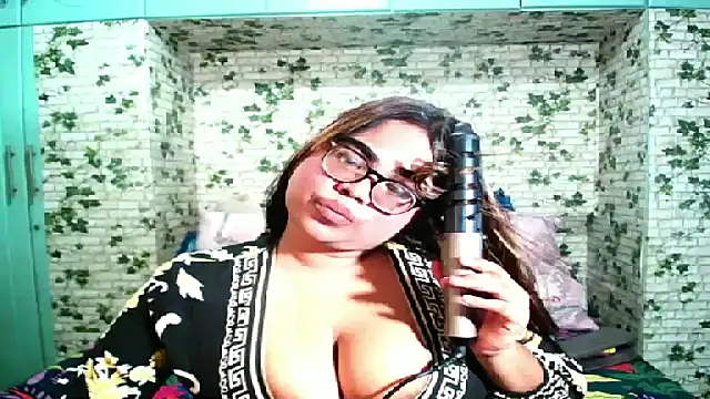 Indian Lola00 online show from 25, 6, 2026