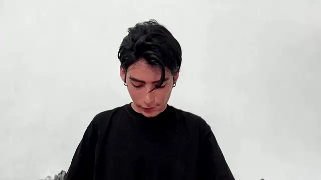 Snapshot of sebas_rose chatting on 4, 12, 2024 sebas rose online show from 4, 12, 2024