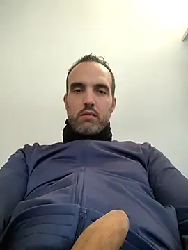 leon3875 online show from 17, 10, 2025