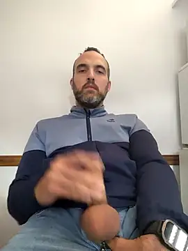 leon3875 online show from 5, 12, 2025