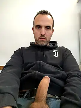 leon3875 online show from 15, 10, 2025