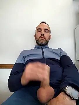 leon3875 online show from 2, 12, 2025