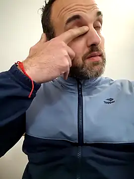 leon3875 online show from 27, 10, 2025