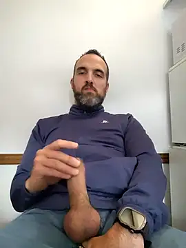 leon3875 online show from 18, 12, 2025