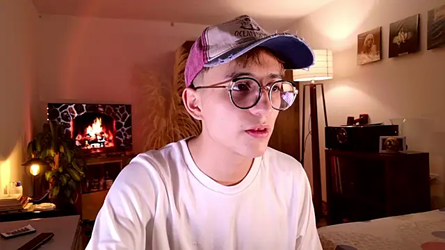 Snapshot of Mr_evan1 chatting on 1, 11, 2025 Mr evan1 online show from 1, 11, 2025