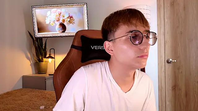 Snapshot of Mr_evan1 chatting on 13, 11, 2025 Mr evan1 online show from 13, 11, 2025