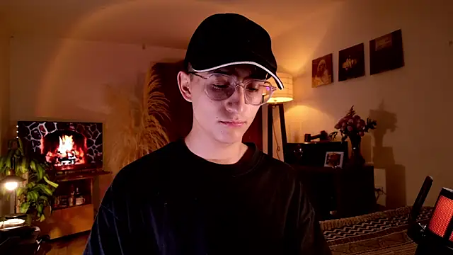 Snapshot of Mr_evan1 chatting on 11, 10, 2025 Mr evan1 online show from 11, 10, 2025