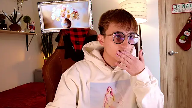 Snapshot of Mr_evan1 chatting on 24, 11, 2025 Mr evan1 online show from 24, 11, 2025