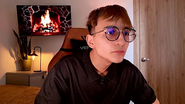 Snapshot of Mr_evan1 chatting on 11, 11, 2025 Mr evan1 online show from 11, 11, 2025