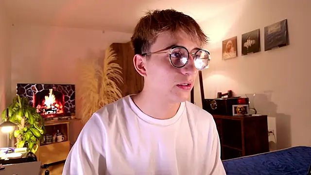 Snapshot of Mr_evan1 chatting on 28, 10, 2025 Mr evan1 online show from 28, 10, 2025