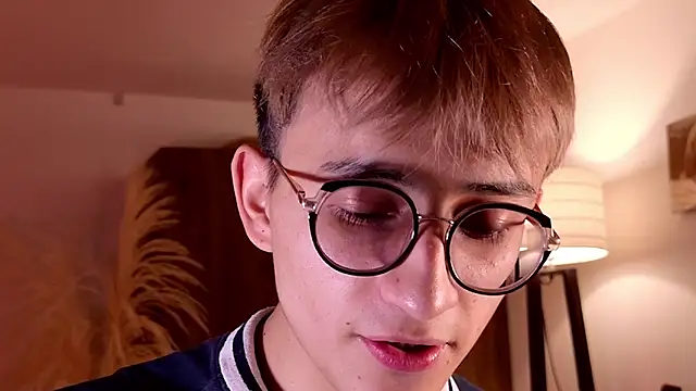 Snapshot of Mr_evan1 chatting on 21, 10, 2025 Mr evan1 online show from 21, 10, 2025