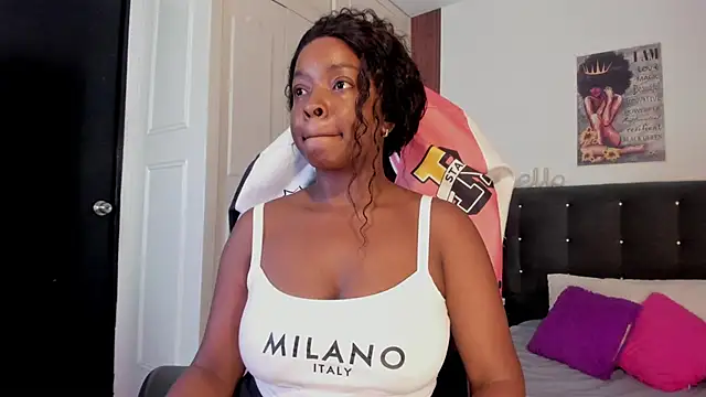 Reina Love2 online show from 21, 4, 2026